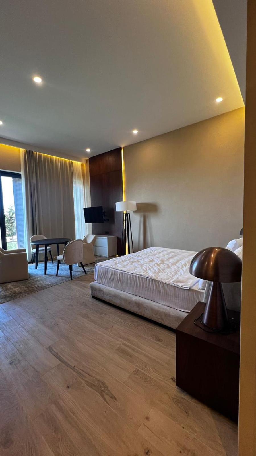 Apartment Sea Breeze White *